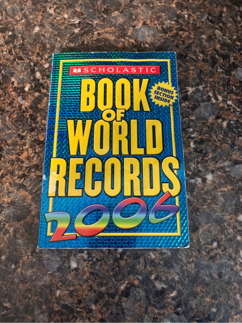 Scholastic Book of World Records 2006 - Blue & Yellow Cover
